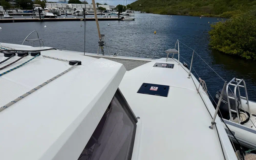 slider 15 Fountaine Pajot Astrea 42