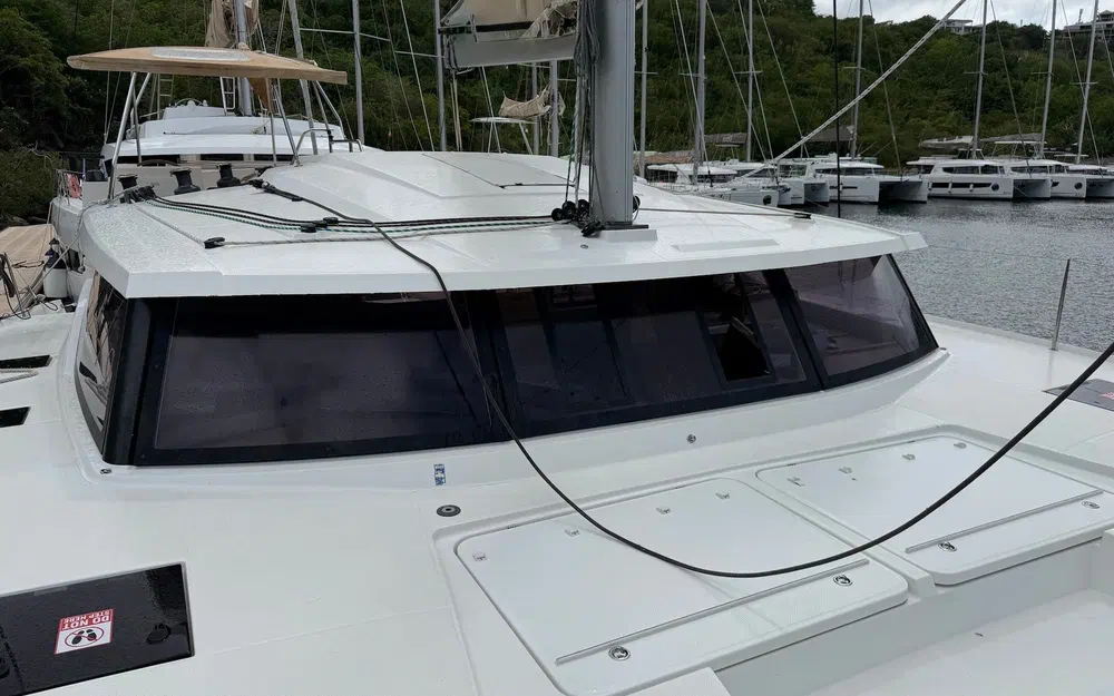 slider 19 Fountaine Pajot Astrea 42