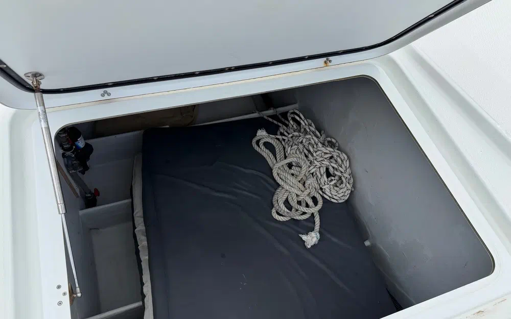 slider 21 Fountaine Pajot Astrea 42