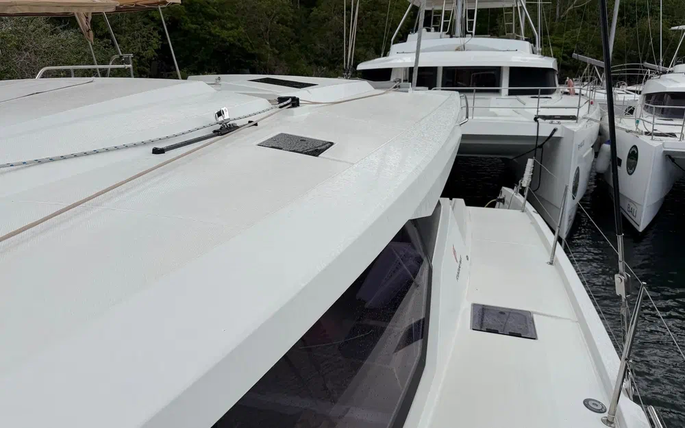 slider 26 Fountaine Pajot Astrea 42