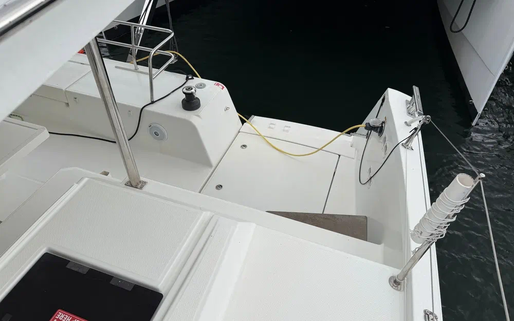 slider 28 Fountaine Pajot Astrea 42
