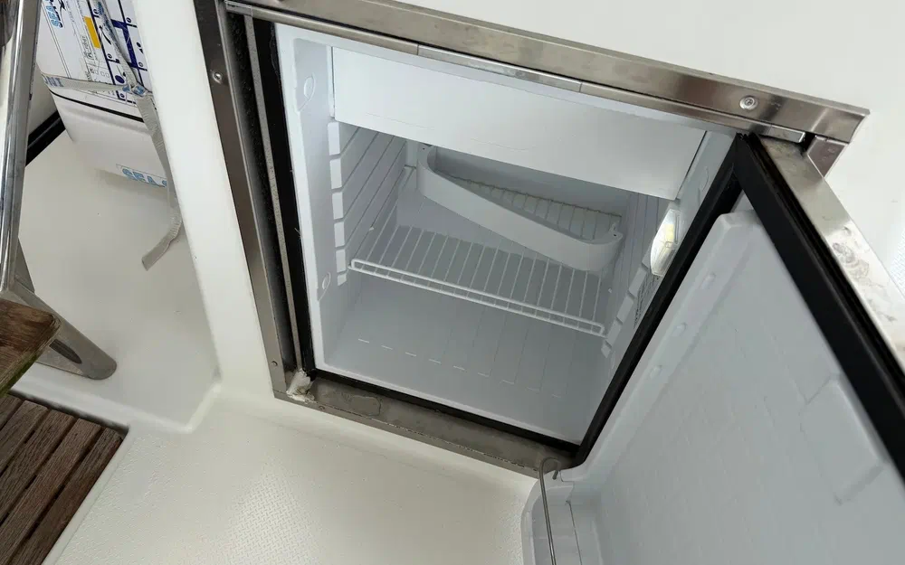 slider 30 Fountaine Pajot Astrea 42