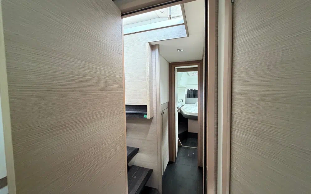 slider 42 Fountaine Pajot Astrea 42
