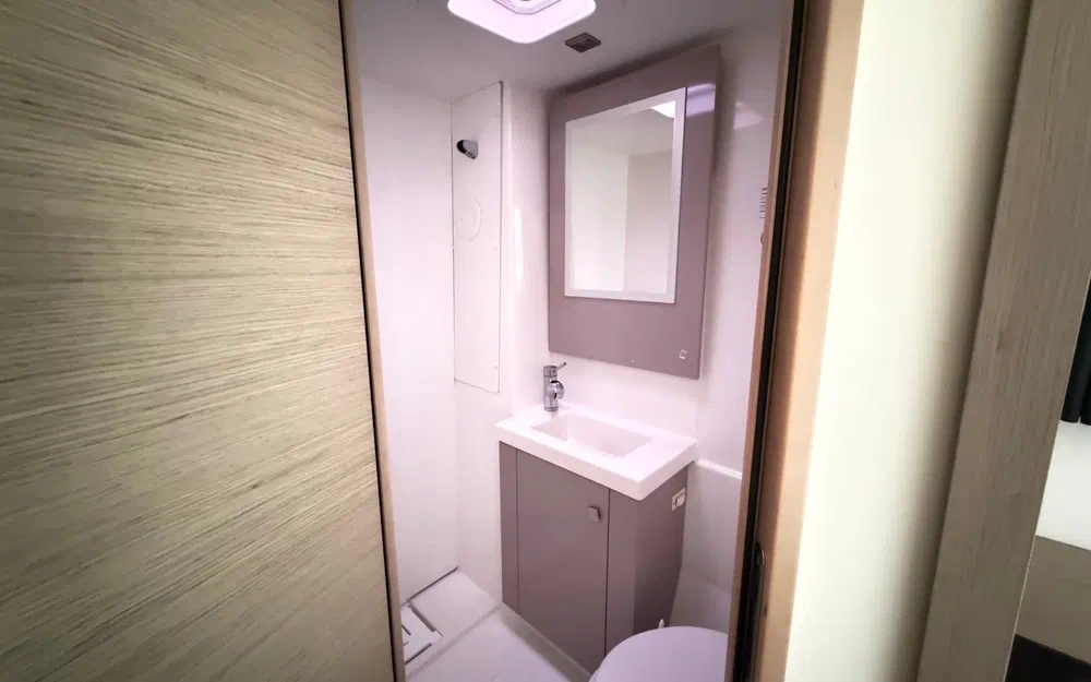 slider 54 Fountaine Pajot Astrea 42