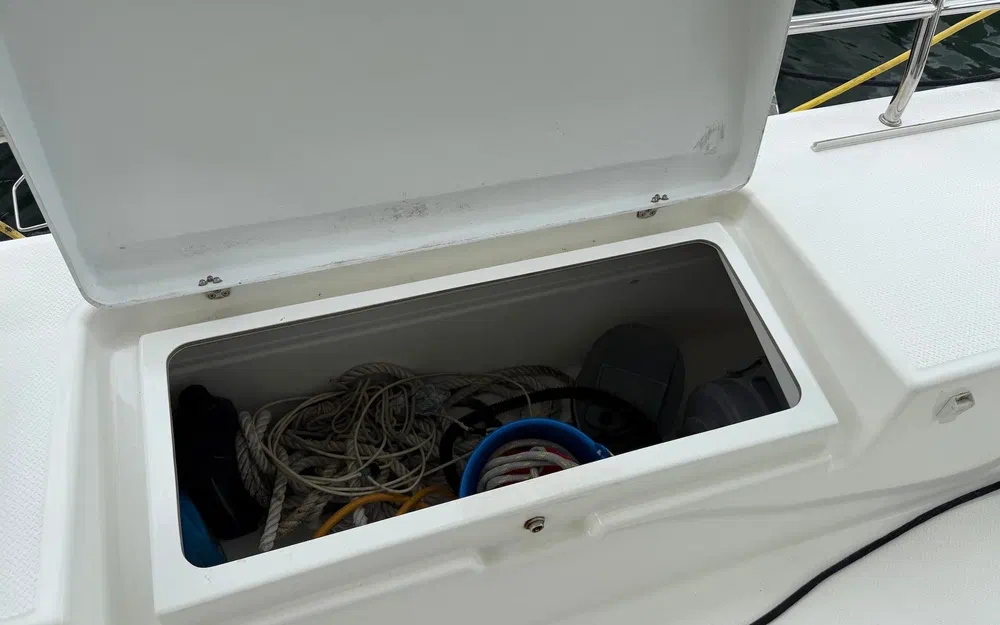 slider 60 Fountaine Pajot Astrea 42