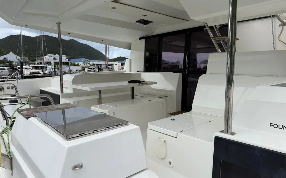 slider 8 Fountaine Pajot Astrea 42