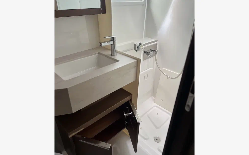 slider 38 Lagoon 46