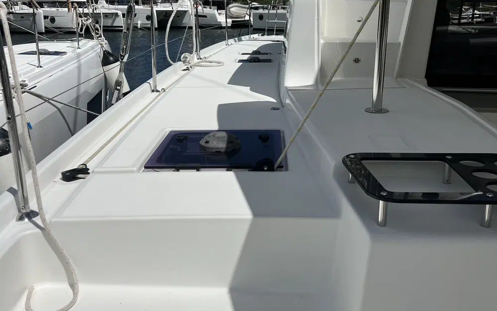 slider 3 Lagoon 46