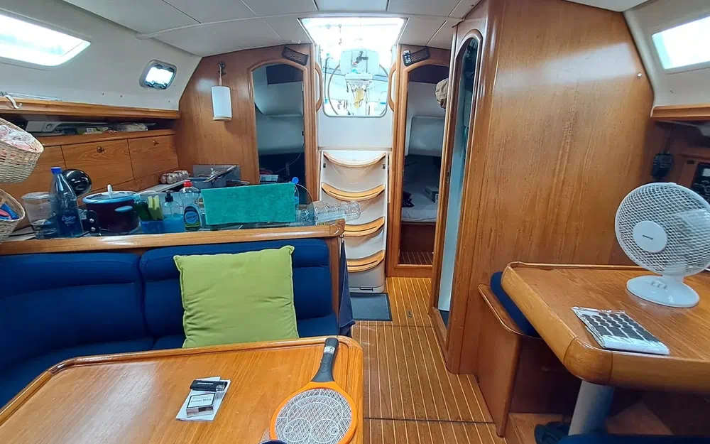 slider 13 Jeanneau Sun Odyssey 37