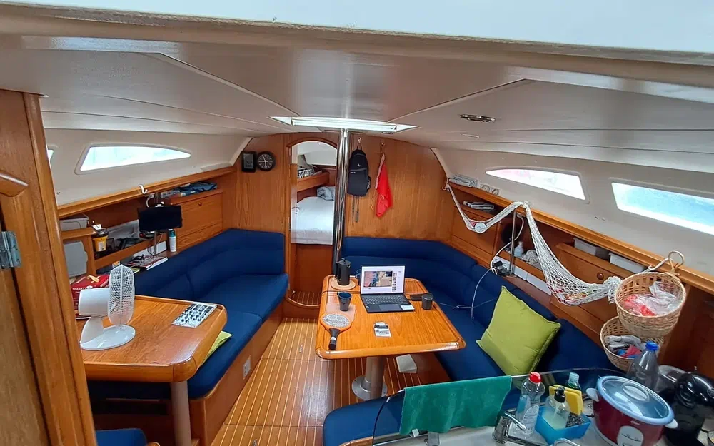 slider 14 Jeanneau Sun Odyssey 37
