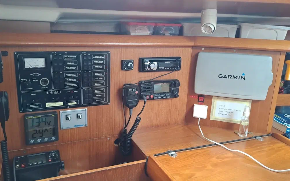 slider 15 Jeanneau Sun Odyssey 37