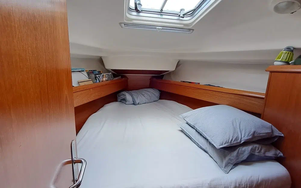 slider 16 Jeanneau Sun Odyssey 37