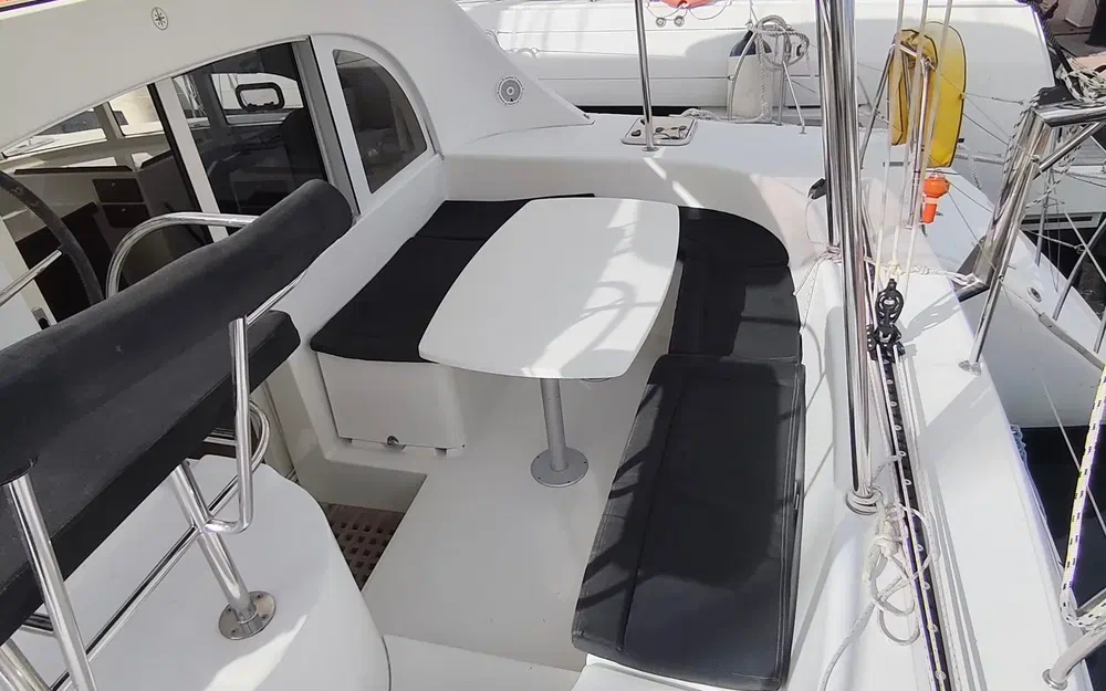 slider 6 Lagoon 380 S2