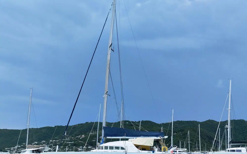 slider 0 Lagoon 570