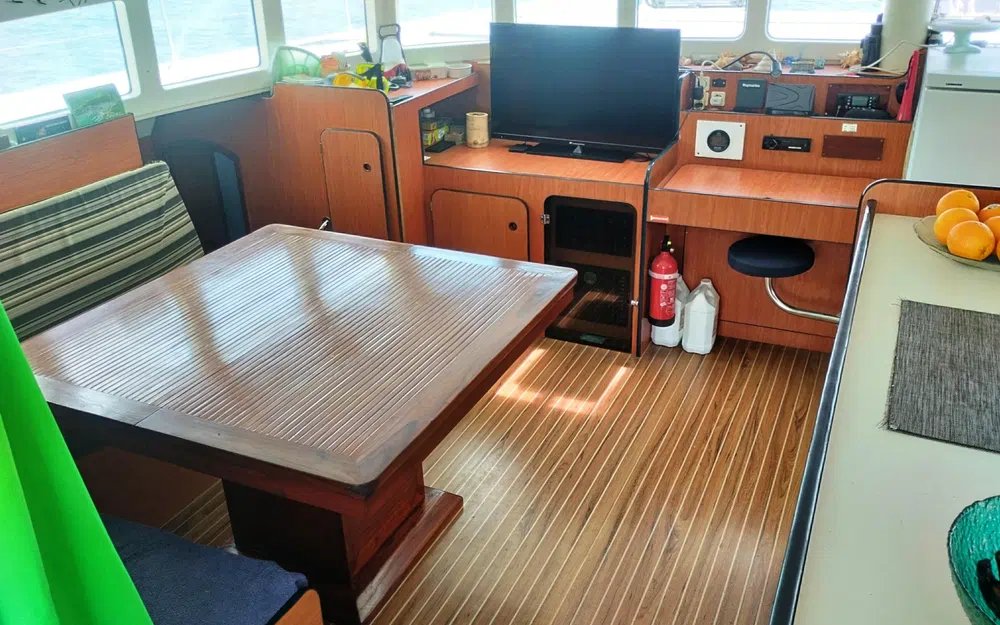 slider 29 Lagoon 570