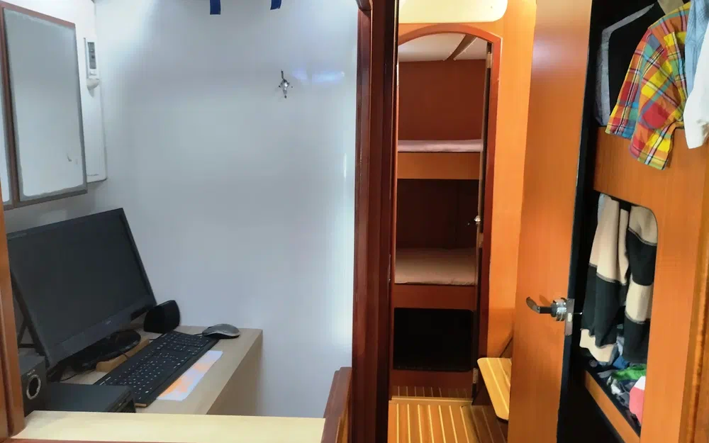 slider 37 Lagoon 570