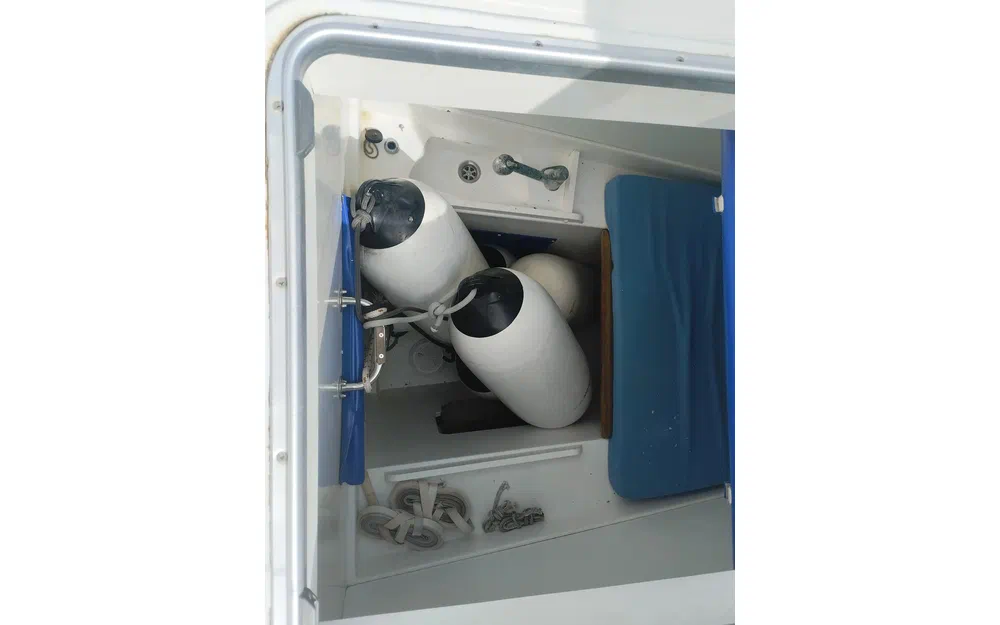 slider 63 Lagoon 570