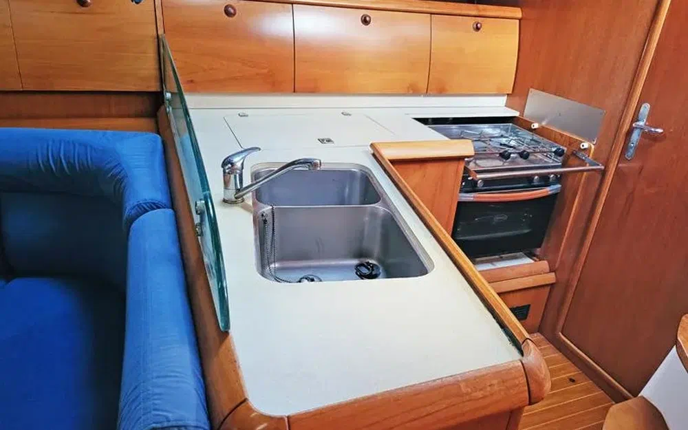 slider 18 Jeanneau Sun Odyssey 40