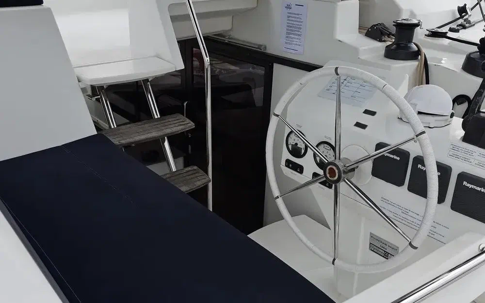 slider 17 Fountaine Pajot Saba 50