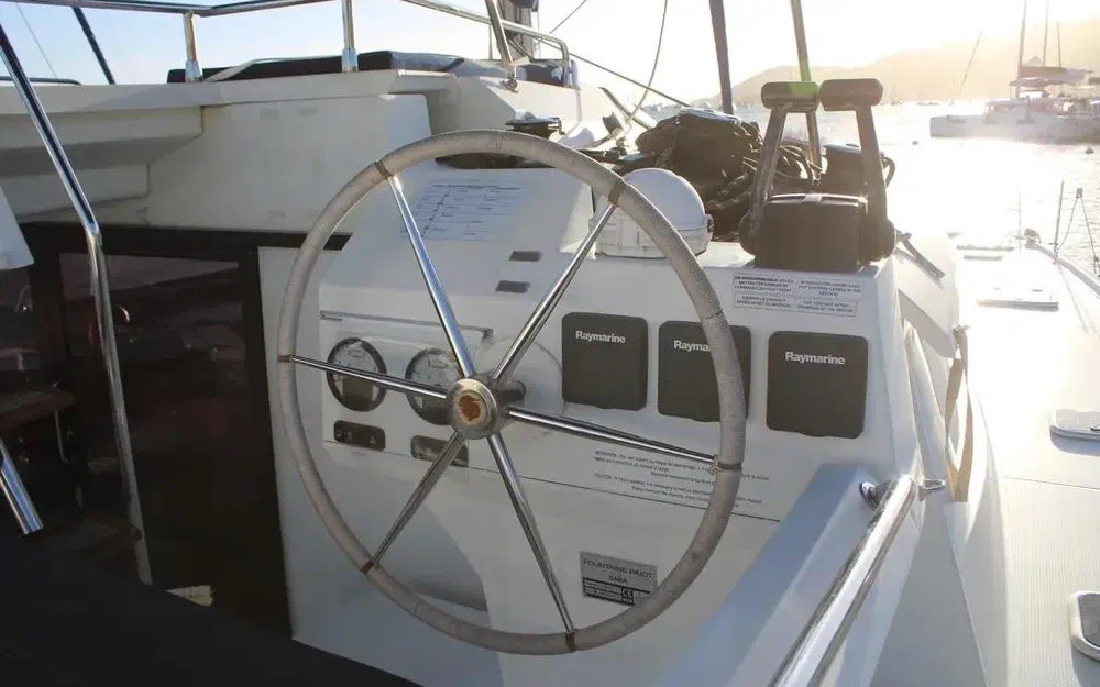 slider 18 Fountaine Pajot Saba 50