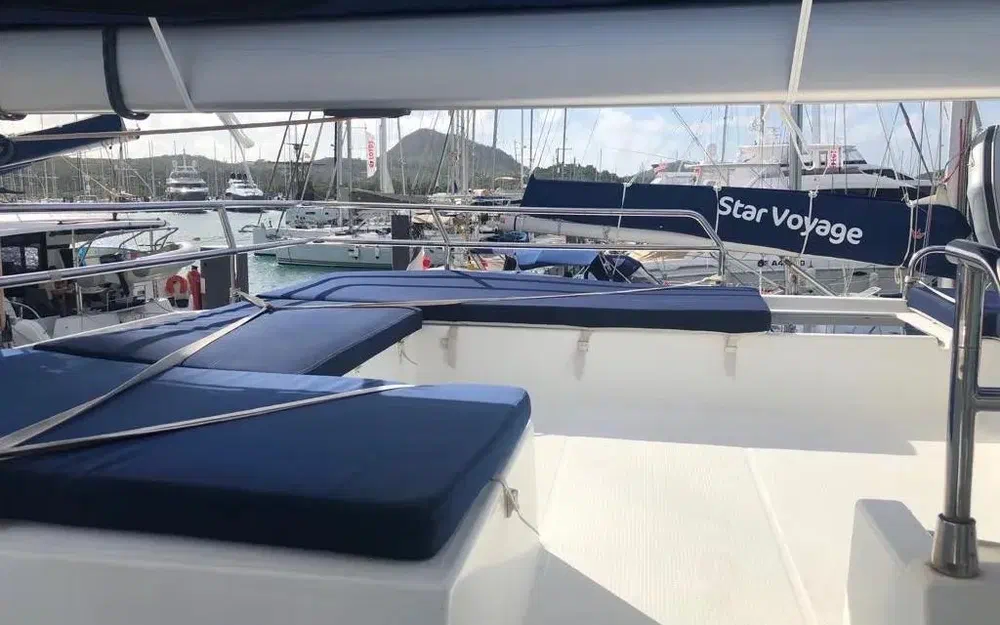 slider 19 Fountaine Pajot Saba 50