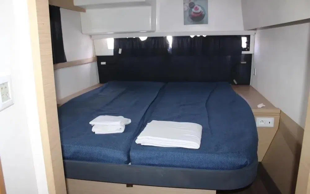 slider 31 Fountaine Pajot Saba 50