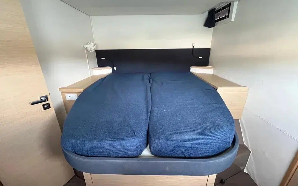 slider 34 Fountaine Pajot Saba 50