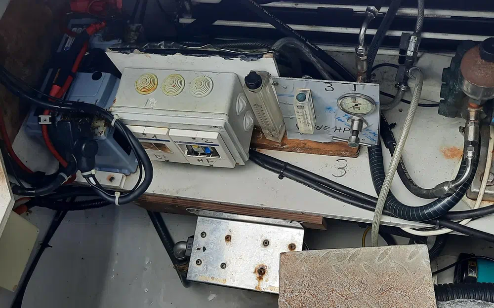 slider 38 Fountaine Pajot Saba 50