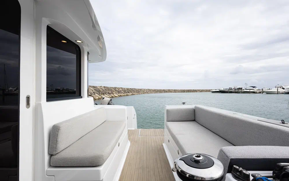 slider 19 Tag Yachting Tag 60