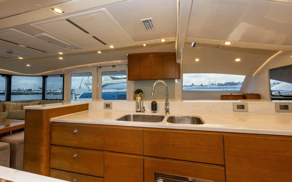 slider 23 Tag Yachting Tag 60
