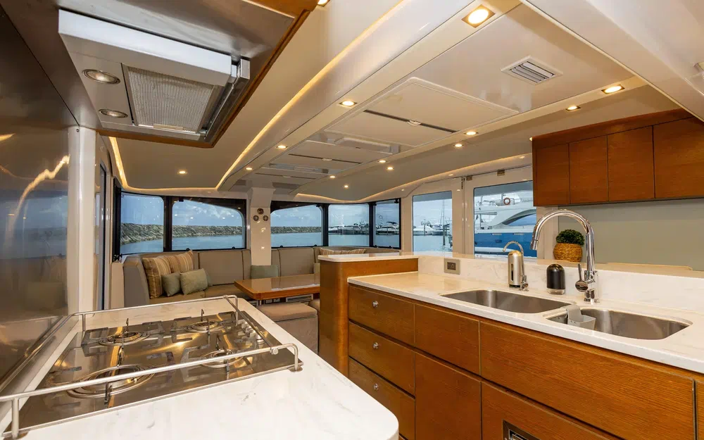 slider 26 Tag Yachting Tag 60