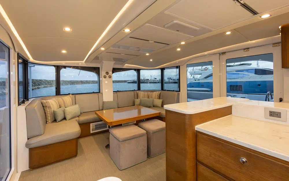 slider 29 Tag Yachting Tag 60