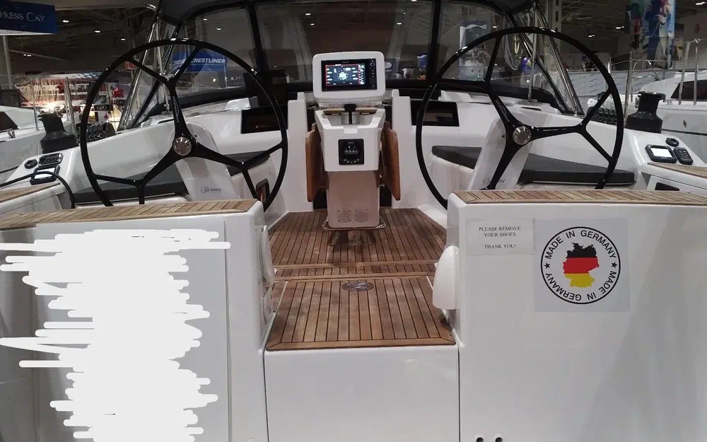 slider 10 Hanse 415