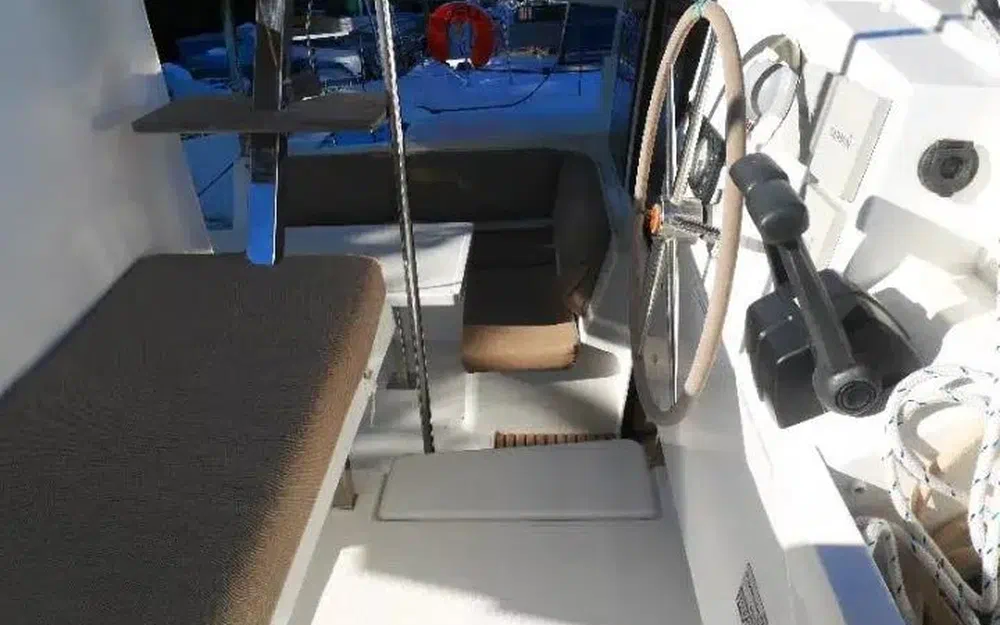 slider 1 Fountaine Pajot Saona 47