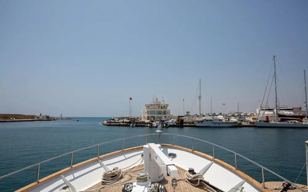 slider 10 Benetti 33