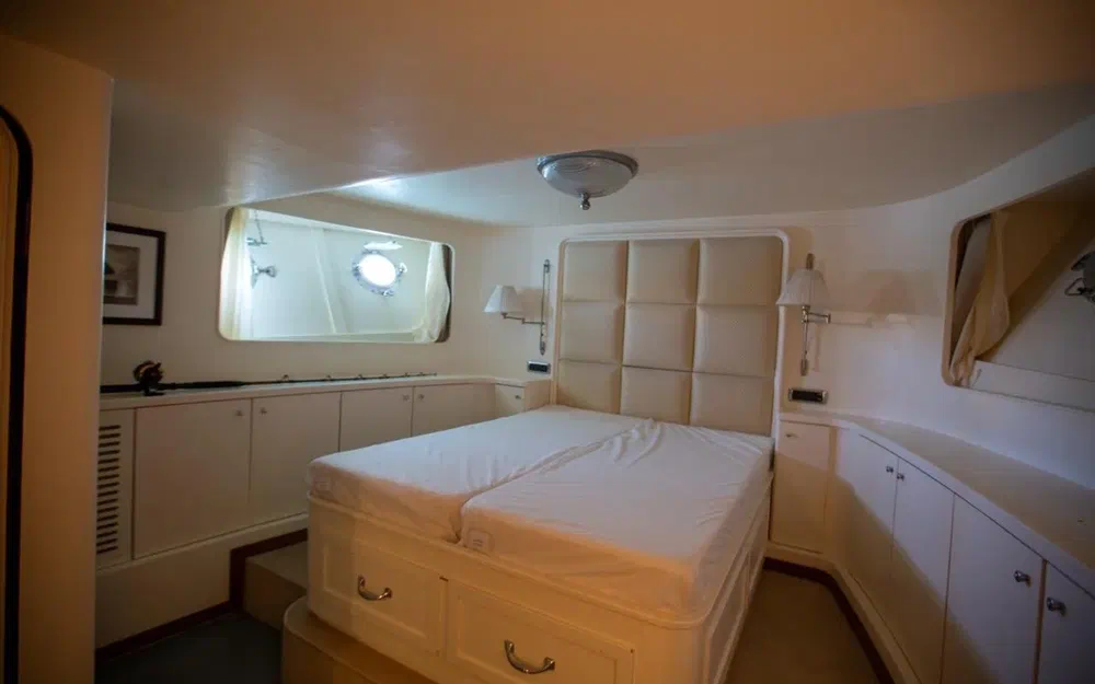 slider 116 Benetti 33