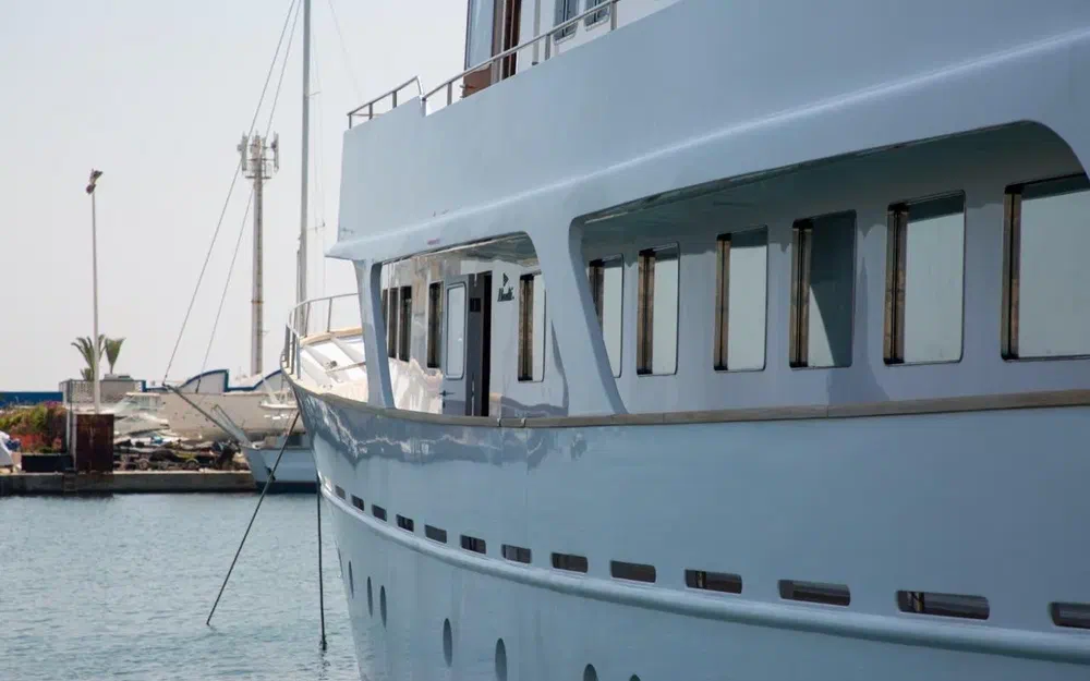 slider 1 Benetti 33