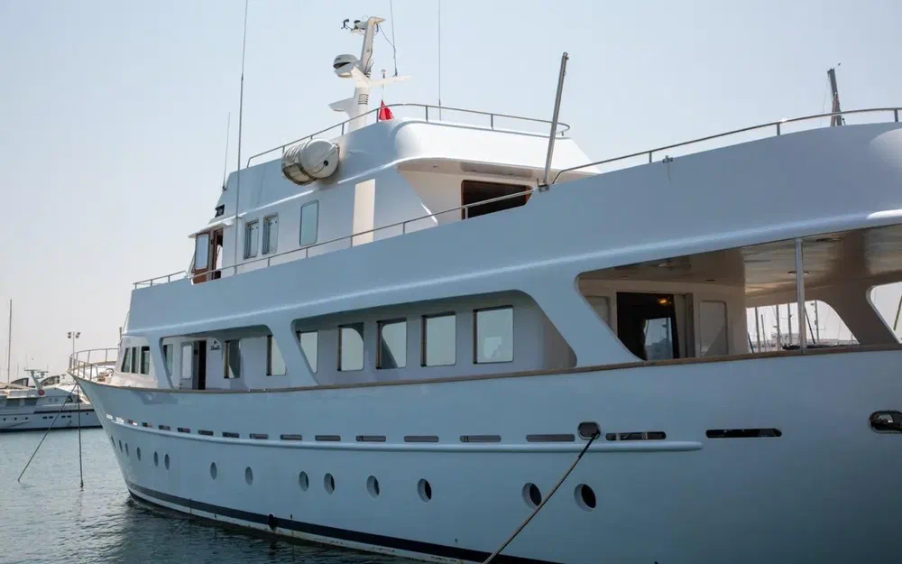 slider 2 Benetti 33