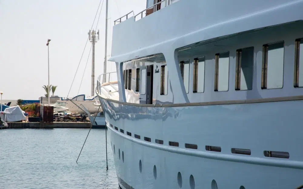 slider 4 Benetti 33