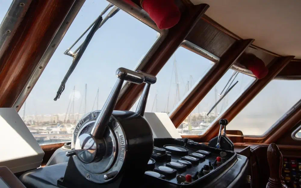 slider 51 Benetti 33