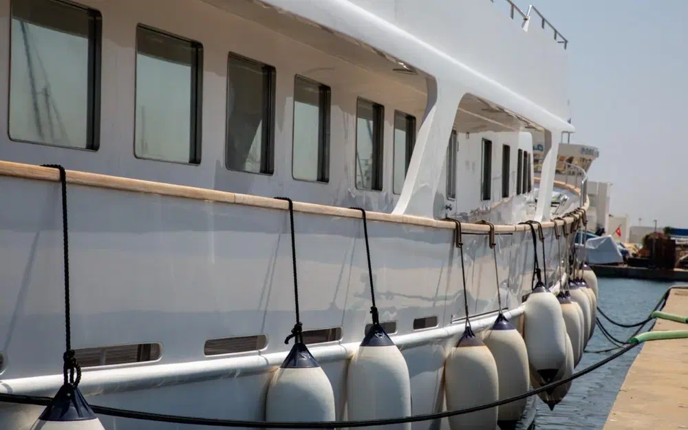 slider 5 Benetti 33