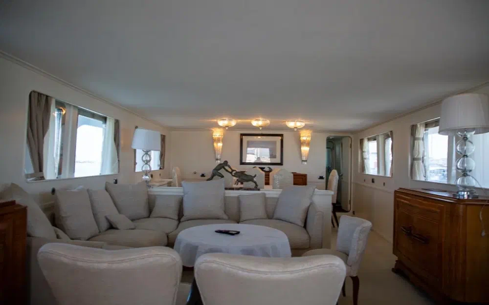 slider 68 Benetti 33