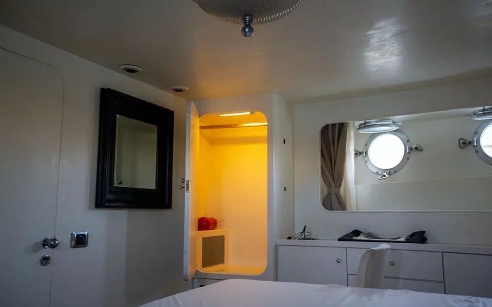 slider 91 Benetti 33