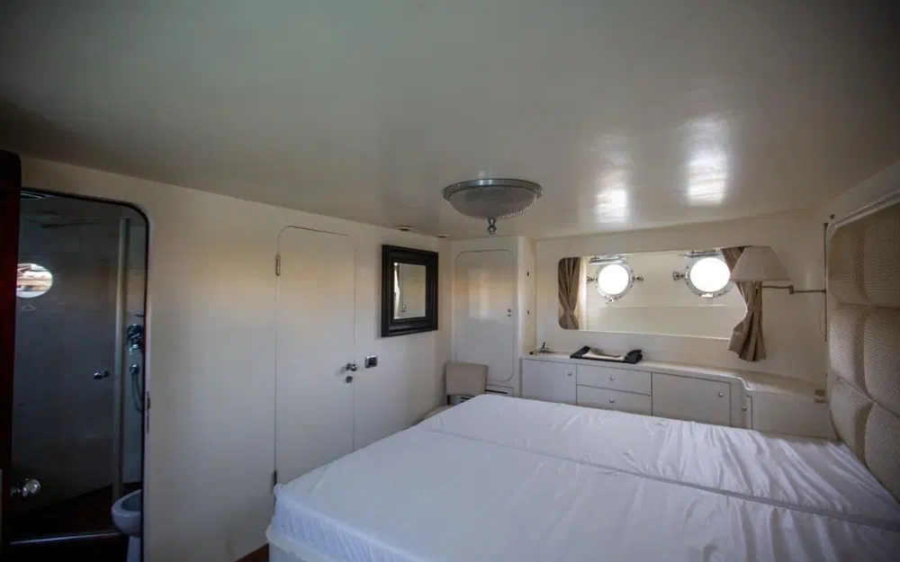 slider 92 Benetti 33