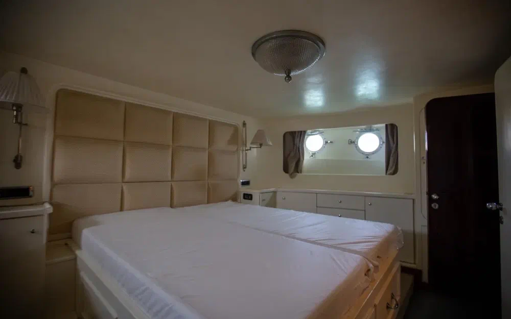 slider 94 Benetti 33