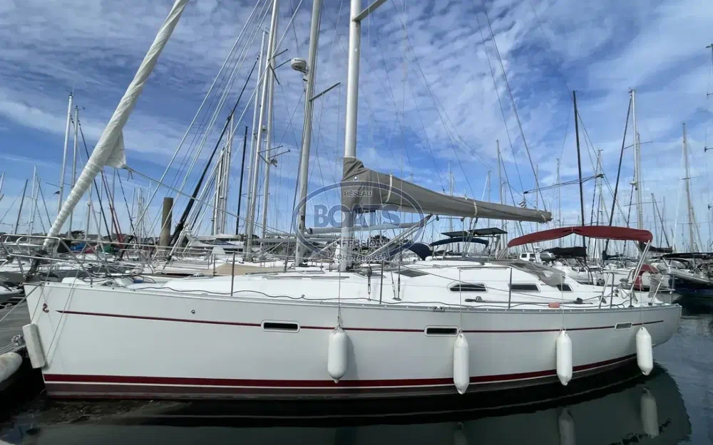 slider 1 Beneteau Oceanis 393