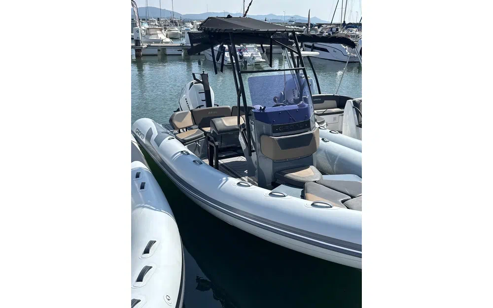 slider 1 Grand Drive Line D600 Lux