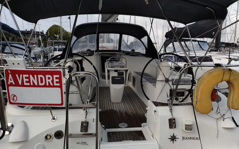 slider 1 Jeanneau Sun Odyssey 43