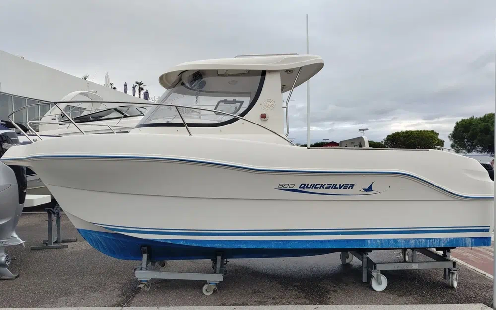 slider 0 Quicksilver Pilothouse 580