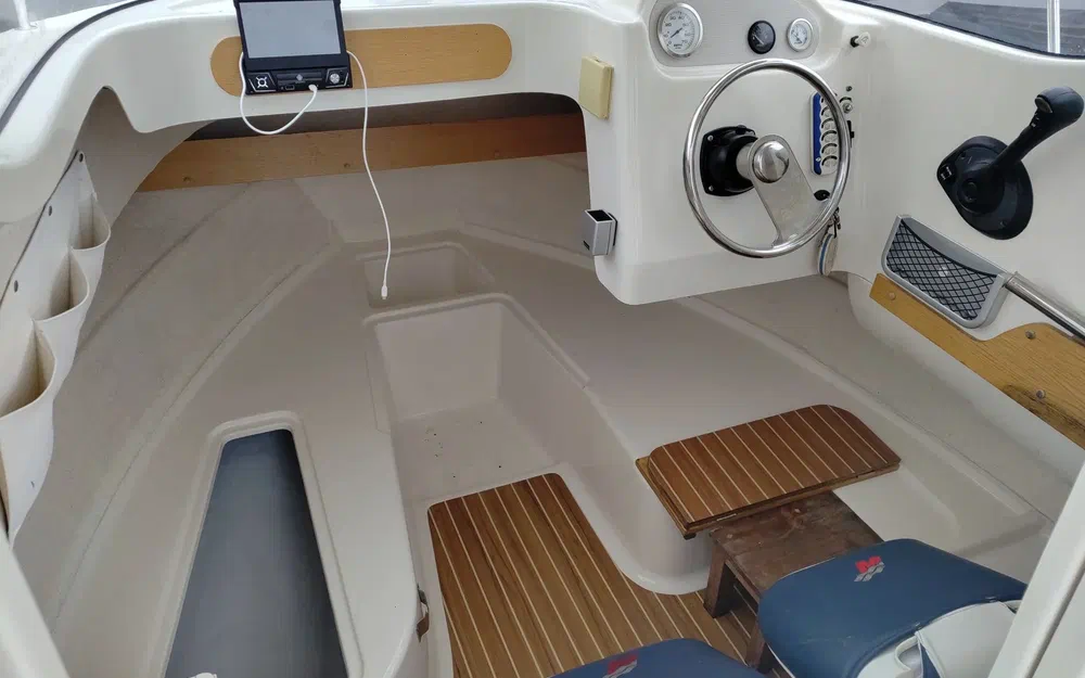 slider 21 Quicksilver Pilothouse 580